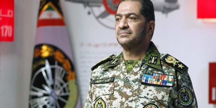 پیام تبریک فرمانده قرارگاه مشترک پدافند هوایی خاتم الانبیا(ص) به مناسبت روز سرباز؛ امنیت و آرامش این مرز و بوم مرهون حضور مخلصانه شماست