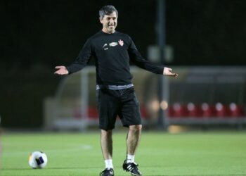 خشم کریم باقری پس از بازی؛ این فوتبال را تعطیل کنید!