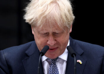 افشاگری گاردین؛ جانسون چگونه بر آتش جنگ اوکراین می‌دمید؟