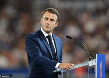 اعتراضات در پاریس؛ «ماکرون استعفا بده!»