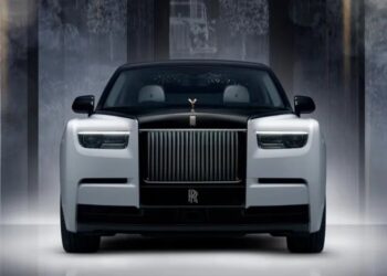 مدل ۱۰۰ سالگی رولزرویس فانتوم رونمایی شد /عکس
