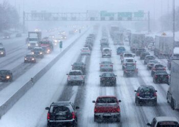 ببینید | تصادف زنجیره‌ای در بزرگراه در پی بارش برف سنگین در مینه‌سوتا