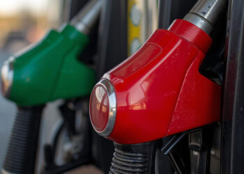 مصوبه مهم بنزینی دولت ابلاغ شد/ سهمیه سوخت به کارت بانکی منتقل می‌شود؟